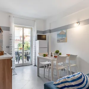 La Casa Di Tobia Flat Near The Sea Appartamento